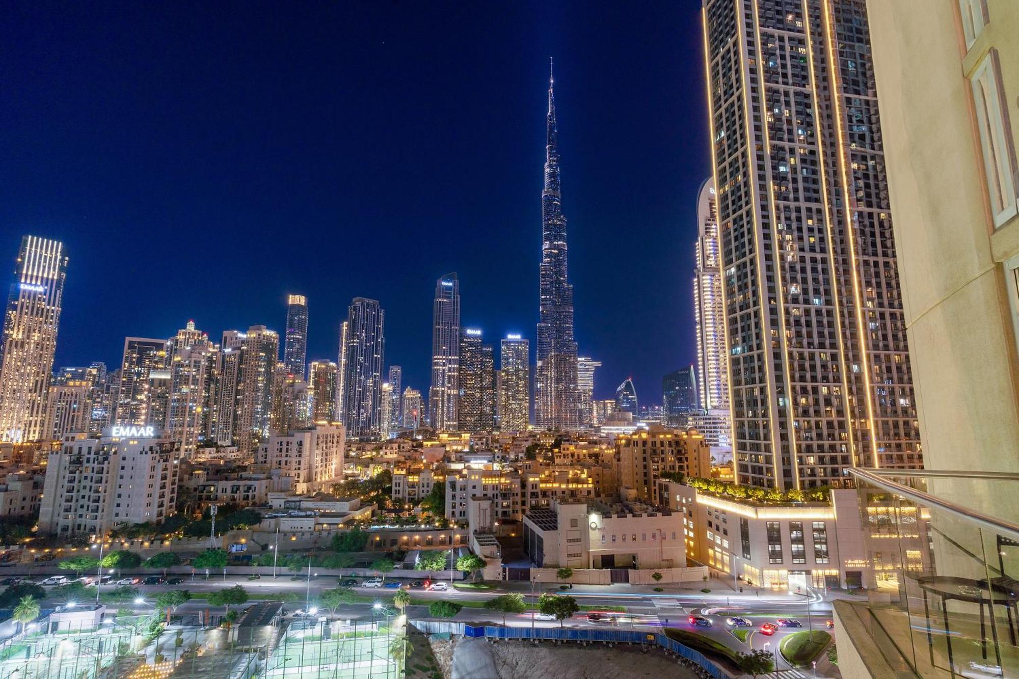 Apartment Prime 2br With Balcony & Full Burj Khalifa Views Dubai