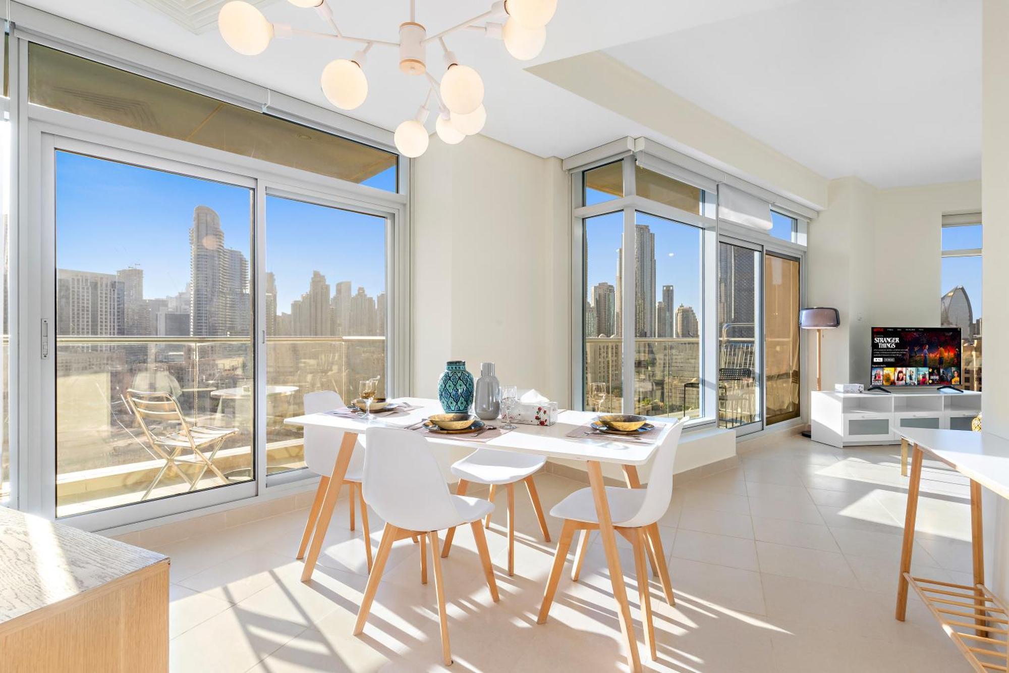 Prime 2br With Balcony & Full Burj Khalifa Views Apartment *